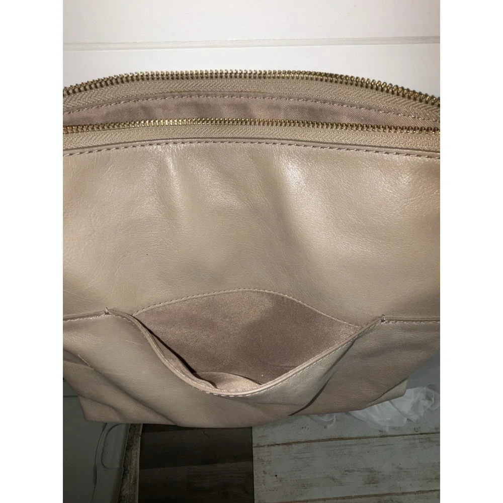 Fossil Fiona Large Leather Crossbody Purse Adjustable Strap‎ Cow Hide Bag